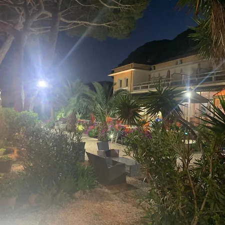 Logis Restaurant Le Kalliste Hotel Hyères
