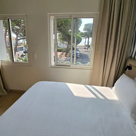 Logis Restaurant Le Kalliste Otel Hyères