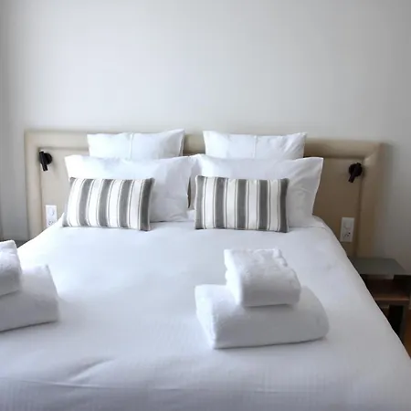 Logis Restaurant Le Kalliste 2* 耶尔