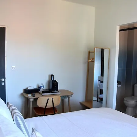 Logis Restaurant Le Kalliste 2* 耶尔