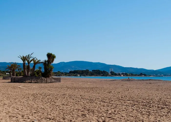 Hotel Logis Restaurant Le Kalliste Hyères