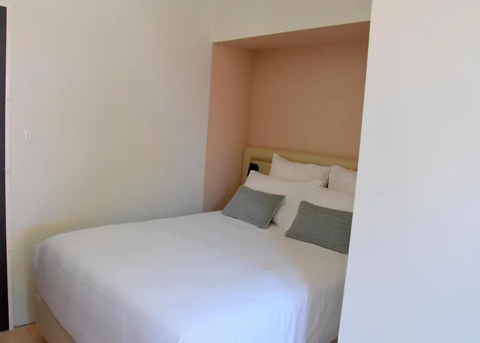 Logis Restaurant Le Kalliste 2* Hyères