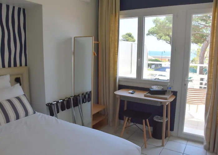 Logis Restaurant Le Kalliste Hotel Hyères