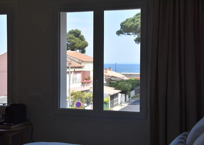 Logis Restaurant Le Kalliste 2* Hyères