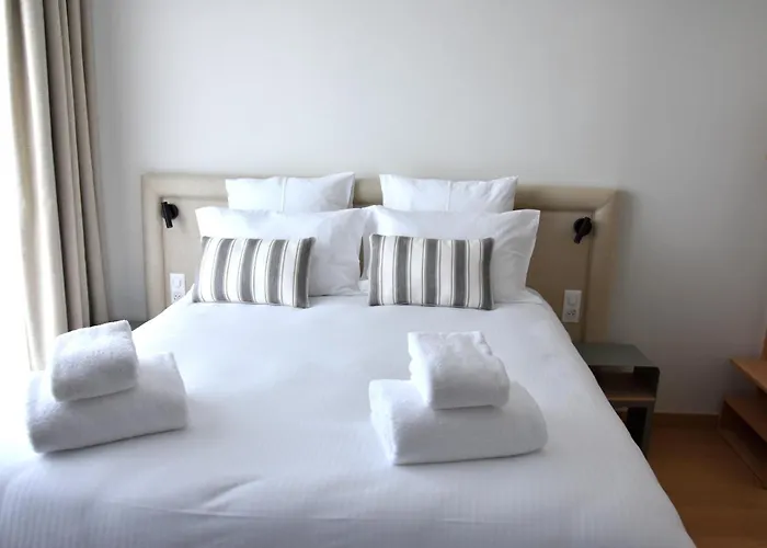 Logis Restaurant Le Kalliste 2* Hyères