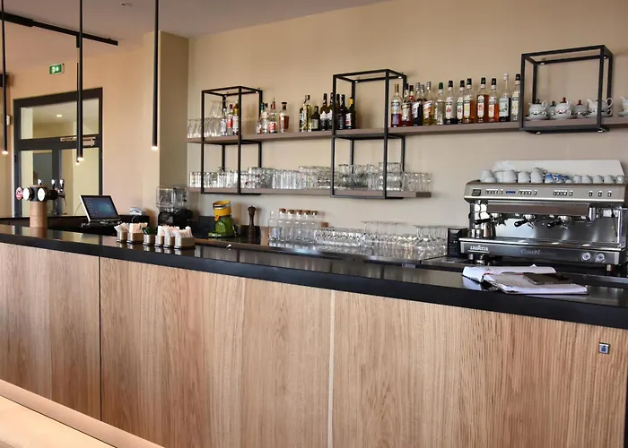 Hotel Logis Restaurant Le Kalliste Hyères