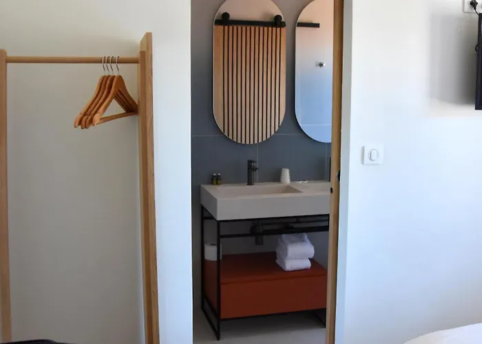 Logis Restaurant Le Kalliste Hotel 2*